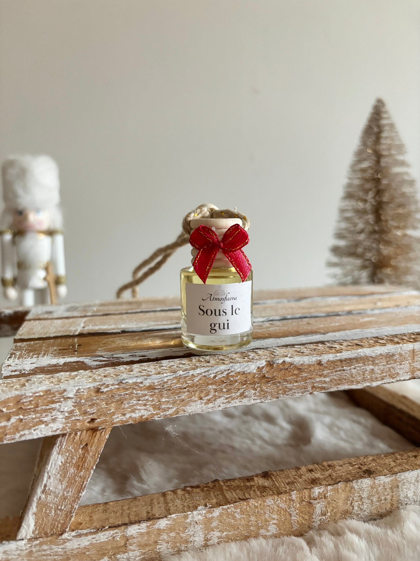 Diffuseur de parfum pour voiture sous le gui